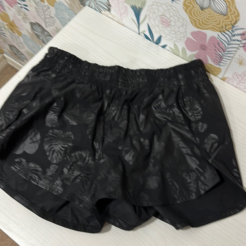 Athleta size small black shorts like new condition